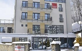 Farys - centrum Krynicy na wzgórzu wśród ciszy ze wspaniałymi tarasami widokowymi, sauna, jacuzii, siłowna, prywatny parking